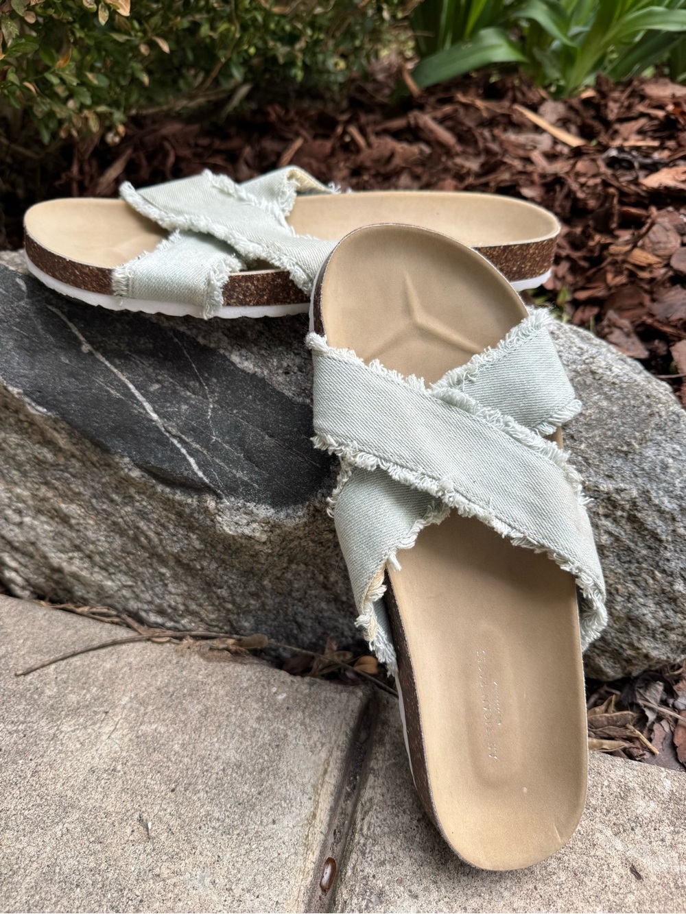American Eagle Women's Frayed Cross-Band Slide Sandals blue 10 EUC - Picture 2 of 6